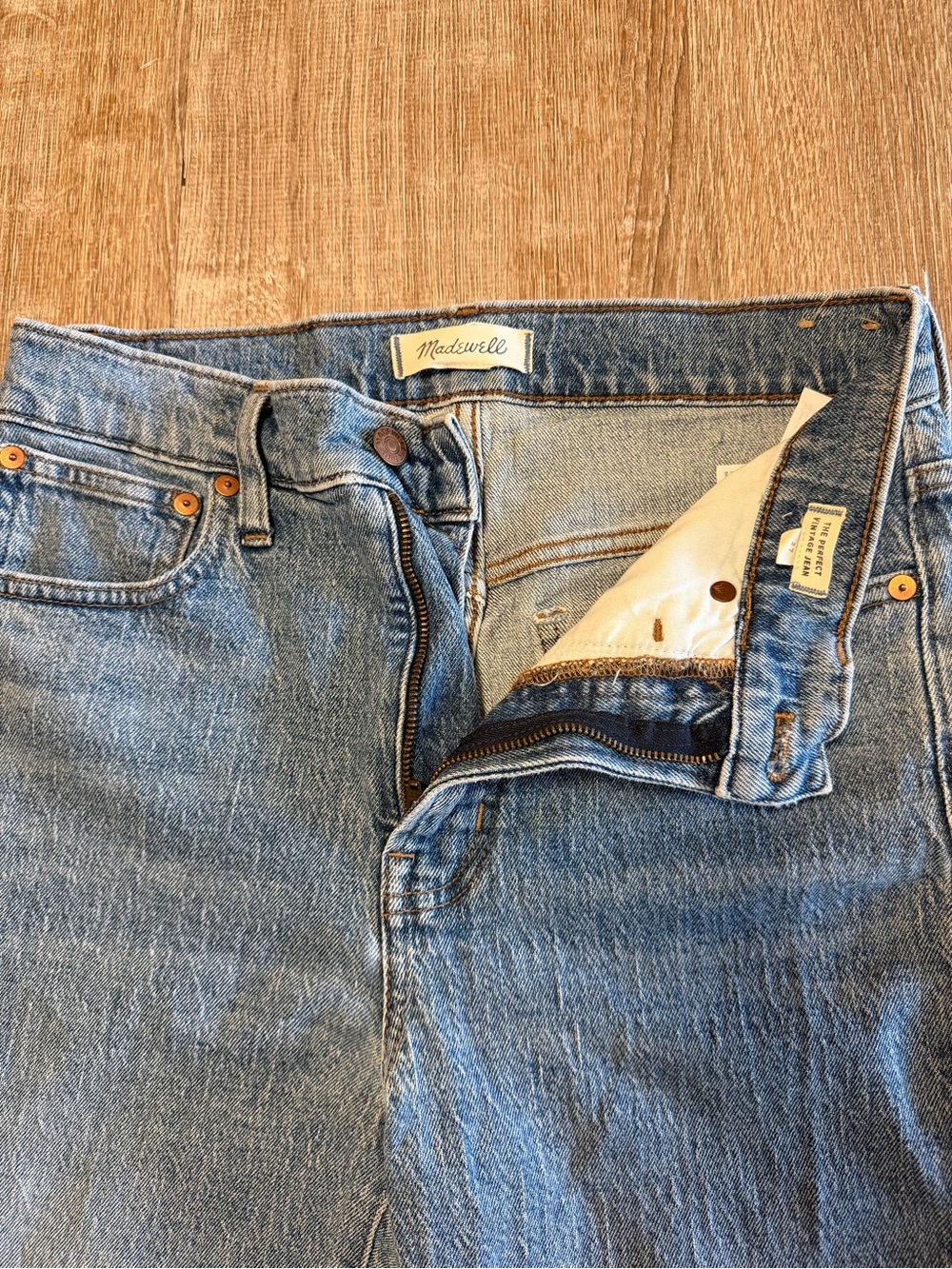 Madewell The Perfect Vintage Jean Size 27 | Medium Wash | Raw Hem
